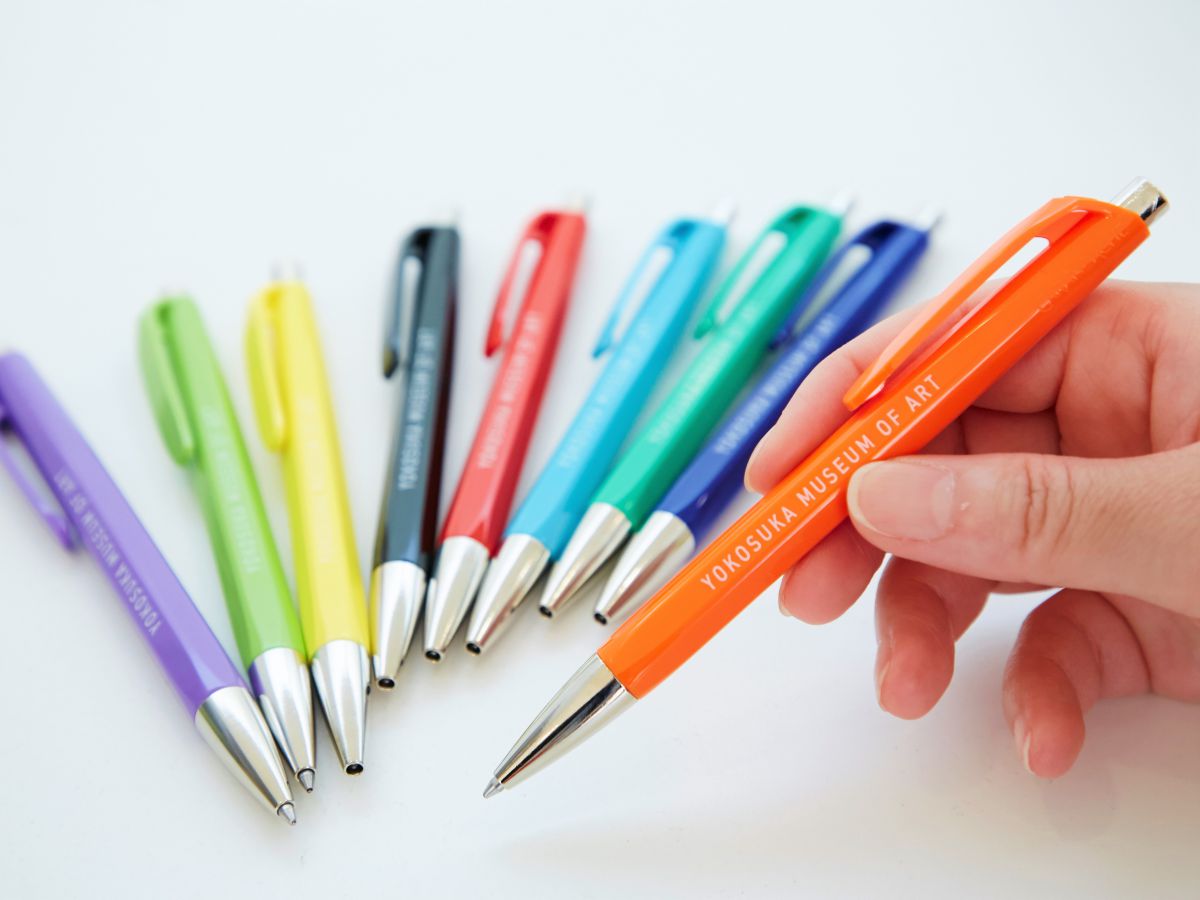 横須賀美術館オリジナルボールペン 各1200円
