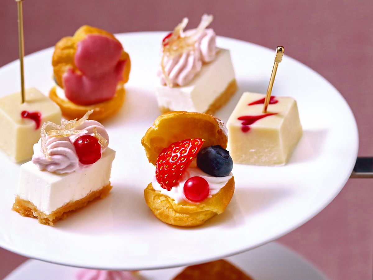 三菱一号館美術館 Cafe 1894の新アフタヌーンティーは「ピンク」がテーマの“ラブリー&ベリー アフタヌーンティー”