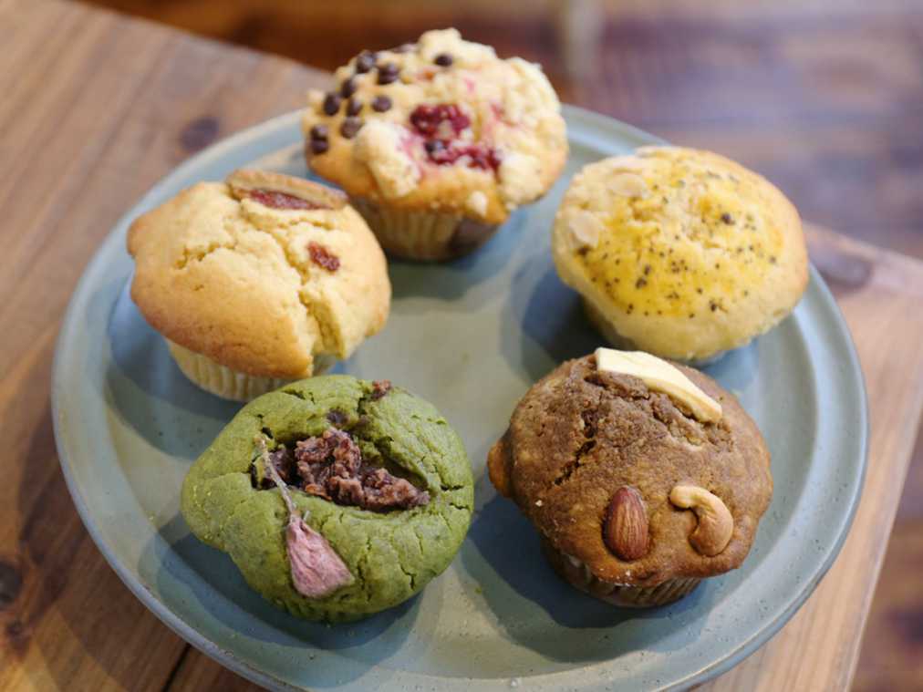 お花のような具だくさんマフィン！“おじぃ”の豆腐と沖縄食材で作ったヘルシーおやつ