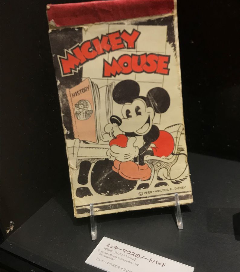 ミッキーマウスのノートパッド　©Disney