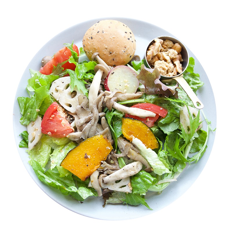 「きのことグリル野菜のグラノーラサラダ」1280円