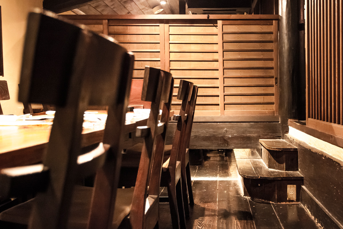 半個室のテーブル席が中心で、記念日や家族の集まりにおすすめ