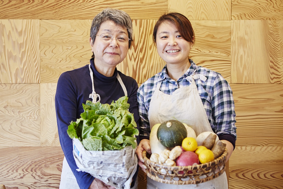店主・山仲桃子さんとお母様の悦子さん