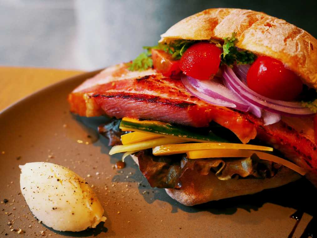 世界の料理をいいとこ取り！渋谷の独創的なサンドイッチ専門店