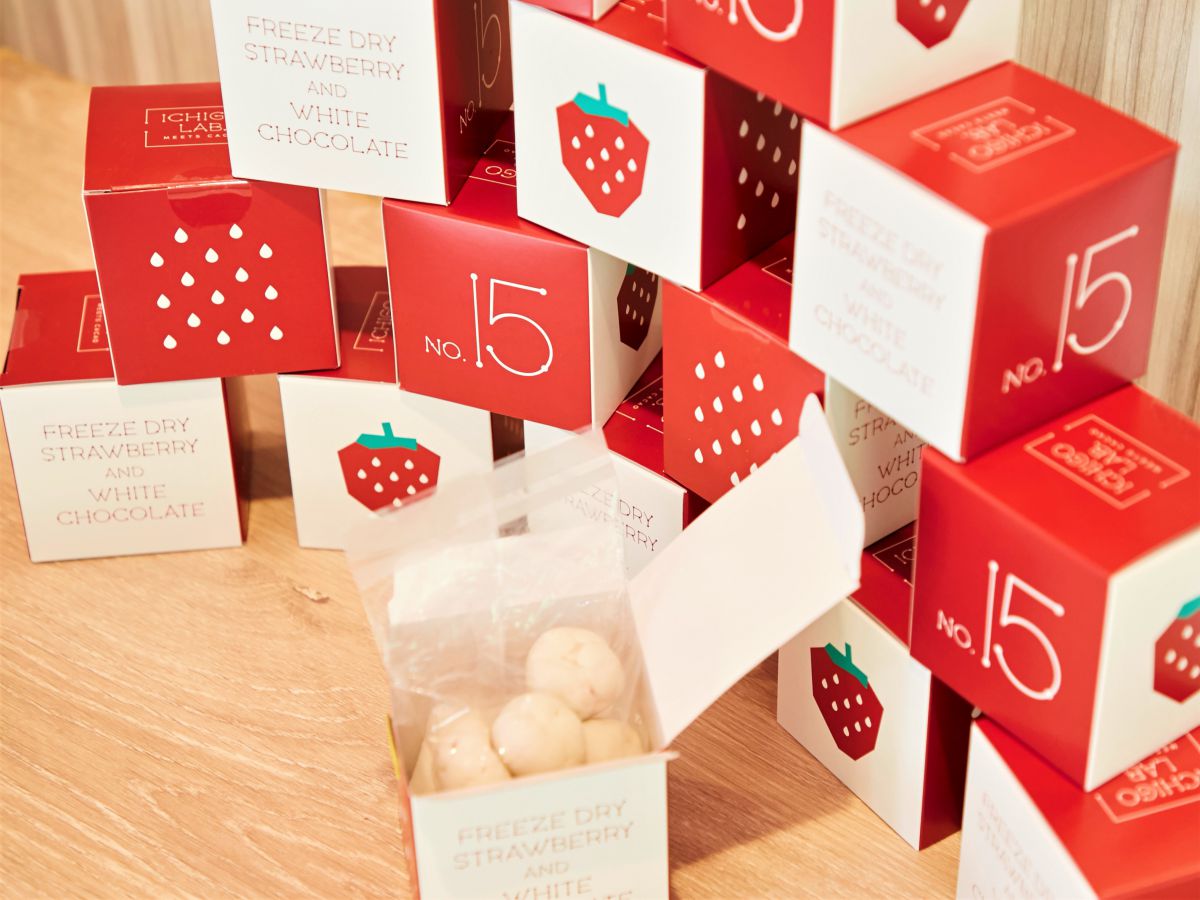 まるごといちごチョコ 860円