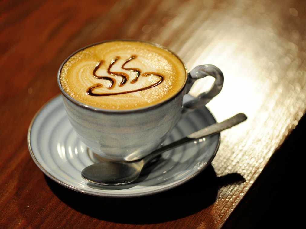 温泉気分が高まる！ 四万温泉の温泉マークカプチーノでひと休み