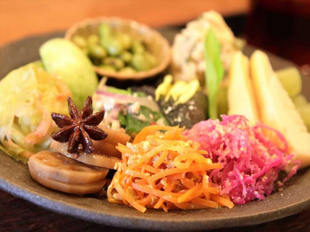 旬の野菜メニューをお腹いっぱい食べられる!三軒茶屋の「マルサラ飲食店」