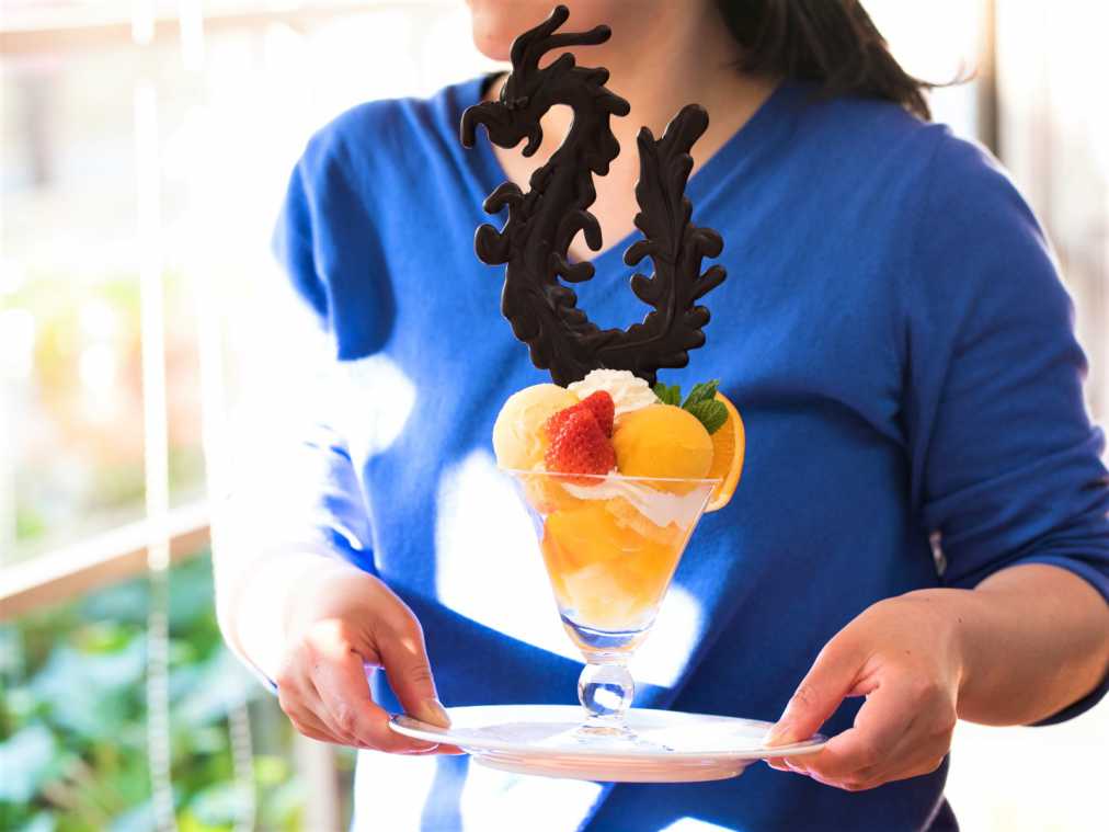 食べるよりも撮りたい！横浜中華街で見つけた大迫力のドラゴンパフェ