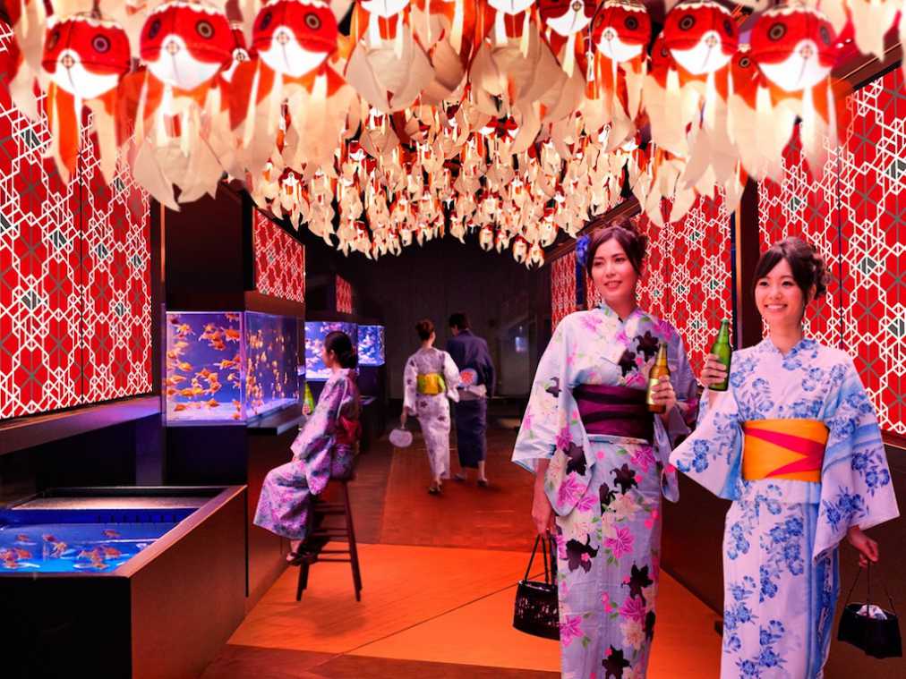 鮮やかに華やかに。約1000匹の“金魚”が泳ぐ「東京金魚ワンダーランド2018」