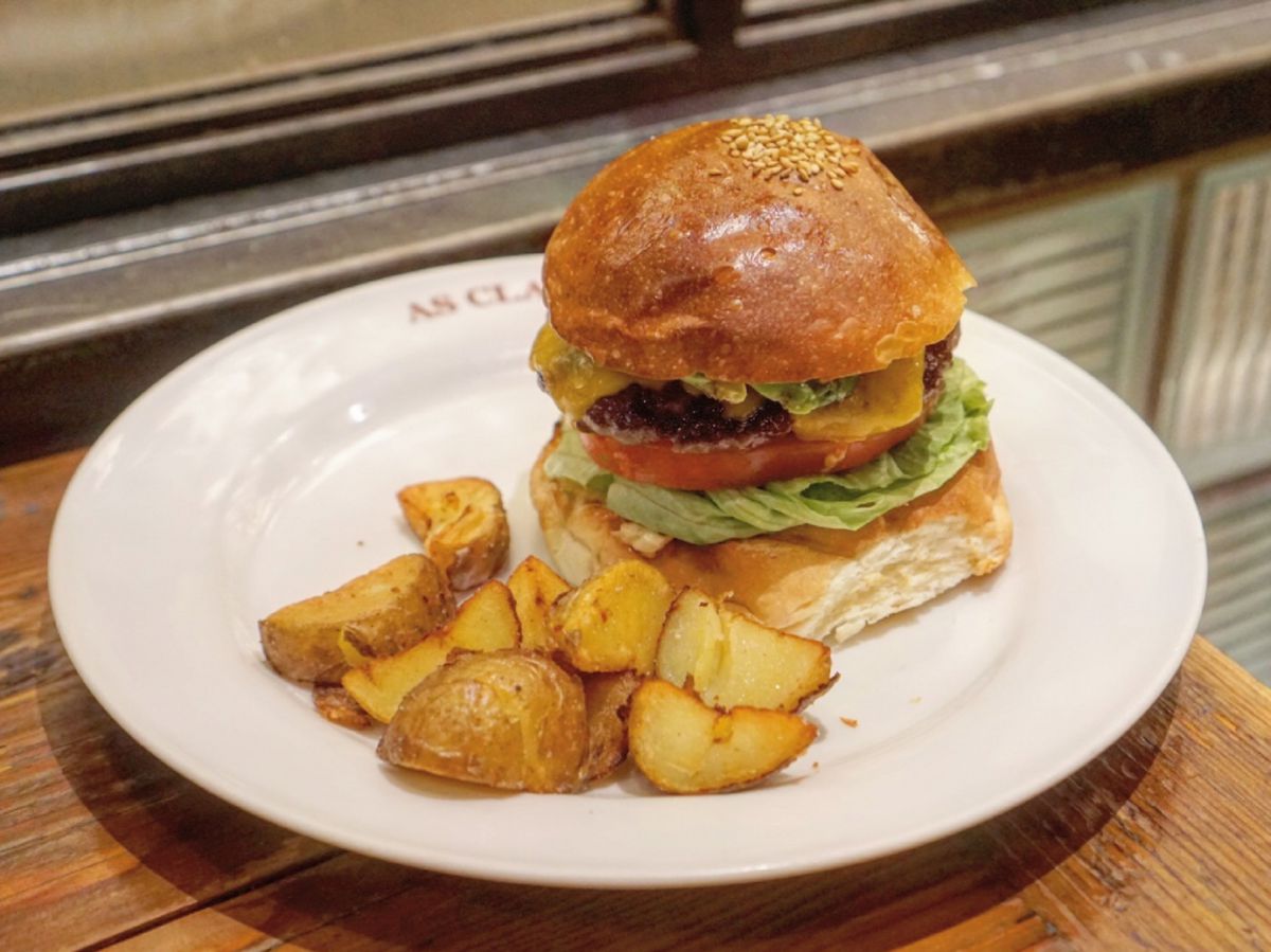 アボカドチーズバーガー　1410円