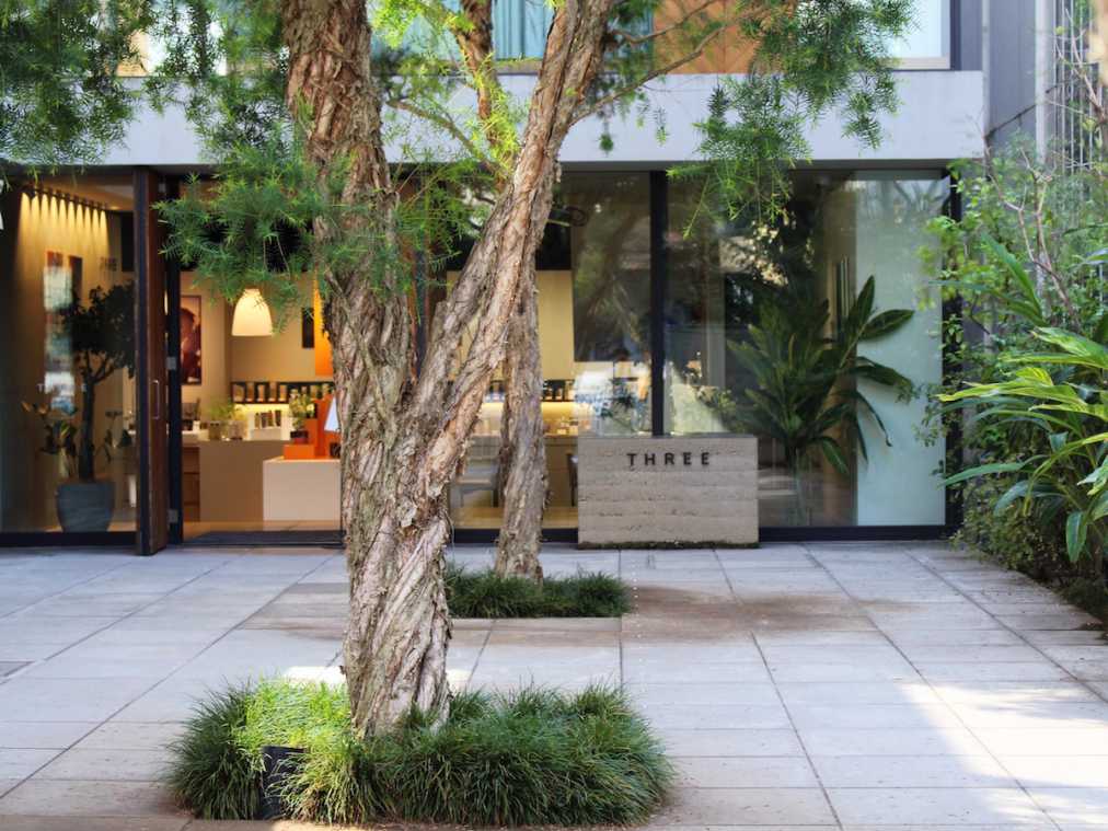 東京のTHREEで朝ヨガ！540円でキレイが目覚める朝活を