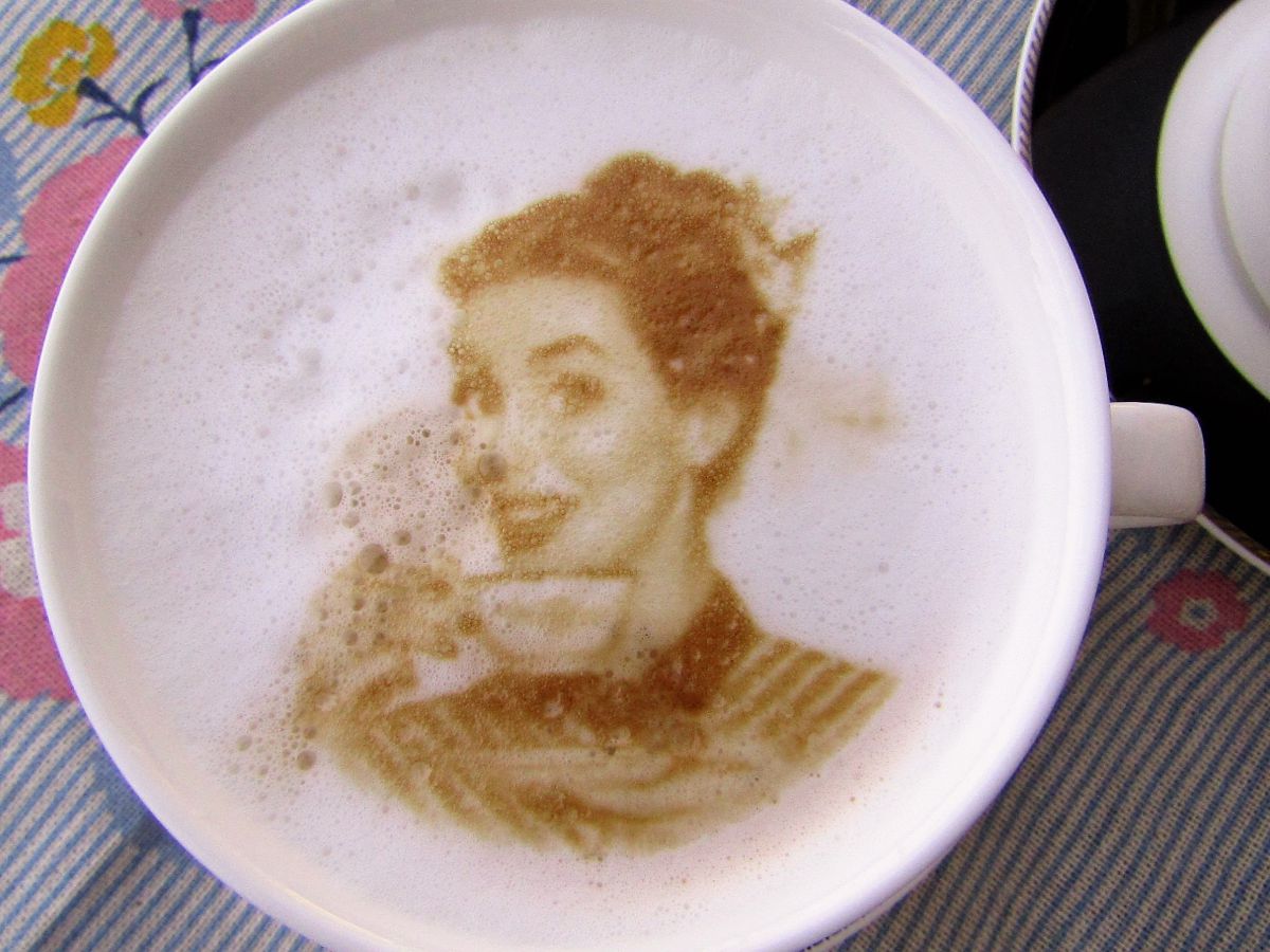 カプチーノ　594円