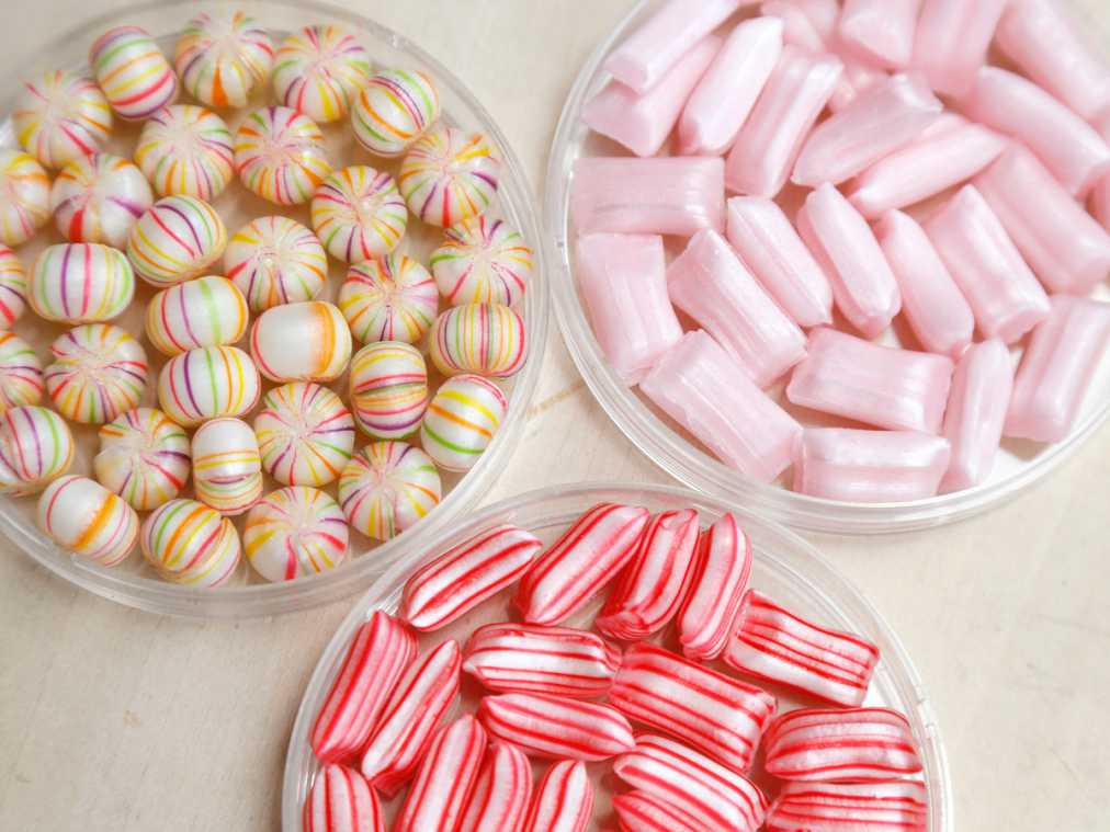 京桜、京七夕、紅葉手鞠…。季節ごとの出会いがある、宝石みたいな「京あめ」