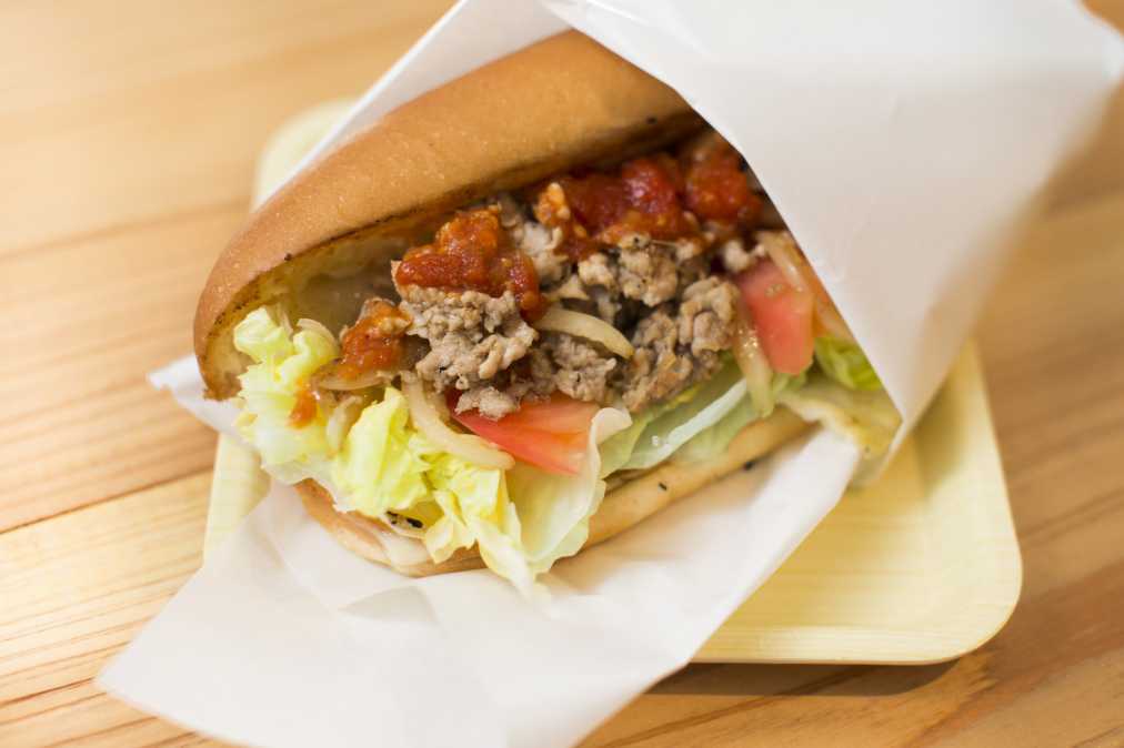 日替わり特製「麴」サンド（写真はポークグリルサンド）　500円～