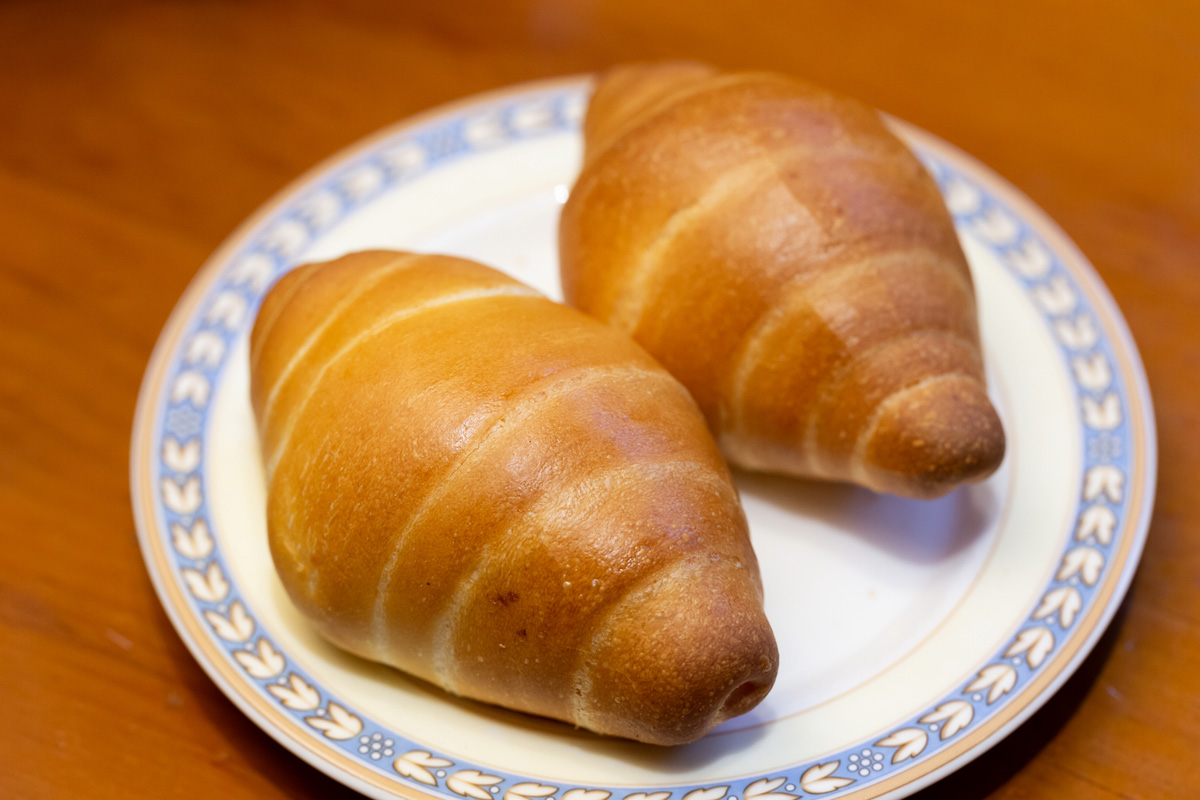 「バターロール」