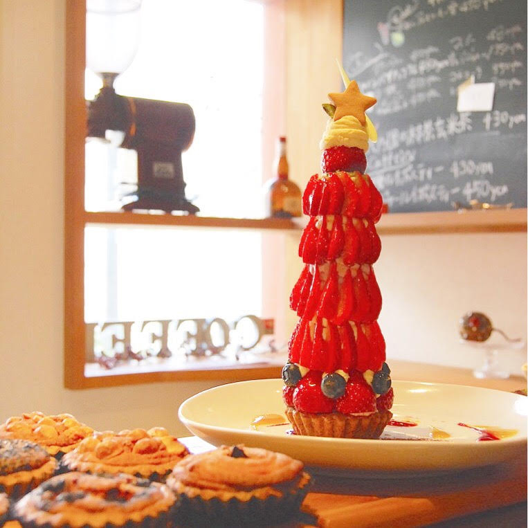 「オニモリ博多あまおうタワータルト」2100円