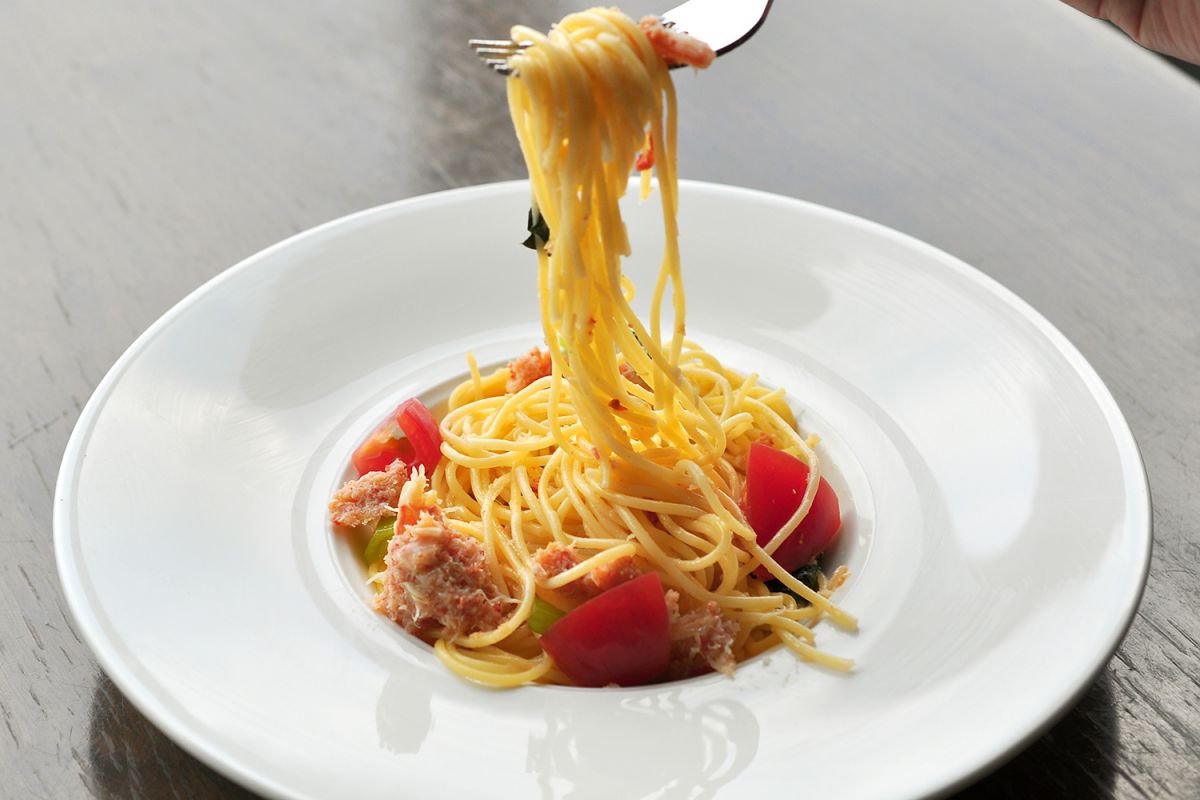 ズワイガニと小松菜のアーリオオーリオ スパゲッティーニ