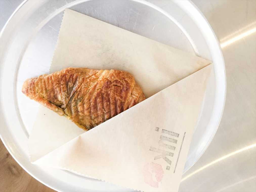 「グリルド クロワッサン」スタンダード-スパイス＆チーズ-　670円～