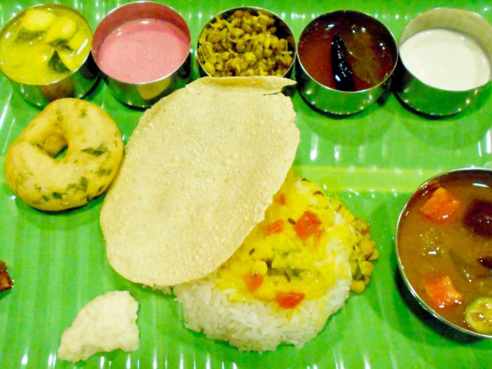 自分好みにして混ぜて食べる！南インドのヘルシー定食「ベジミールス」を初体験！