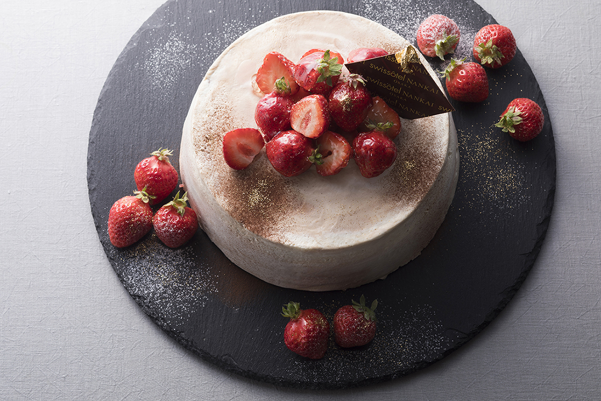 あまおうとチョコレートシフォンケーキ