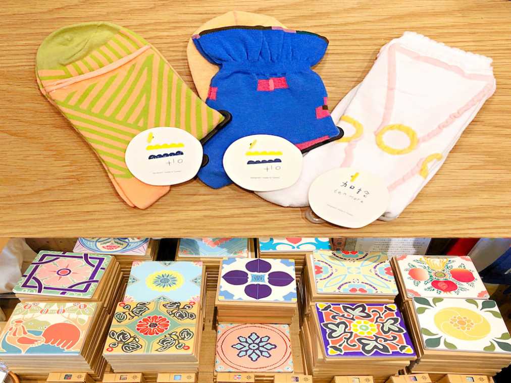 ソックス　左1080円、ほか1310円、コースター　600円