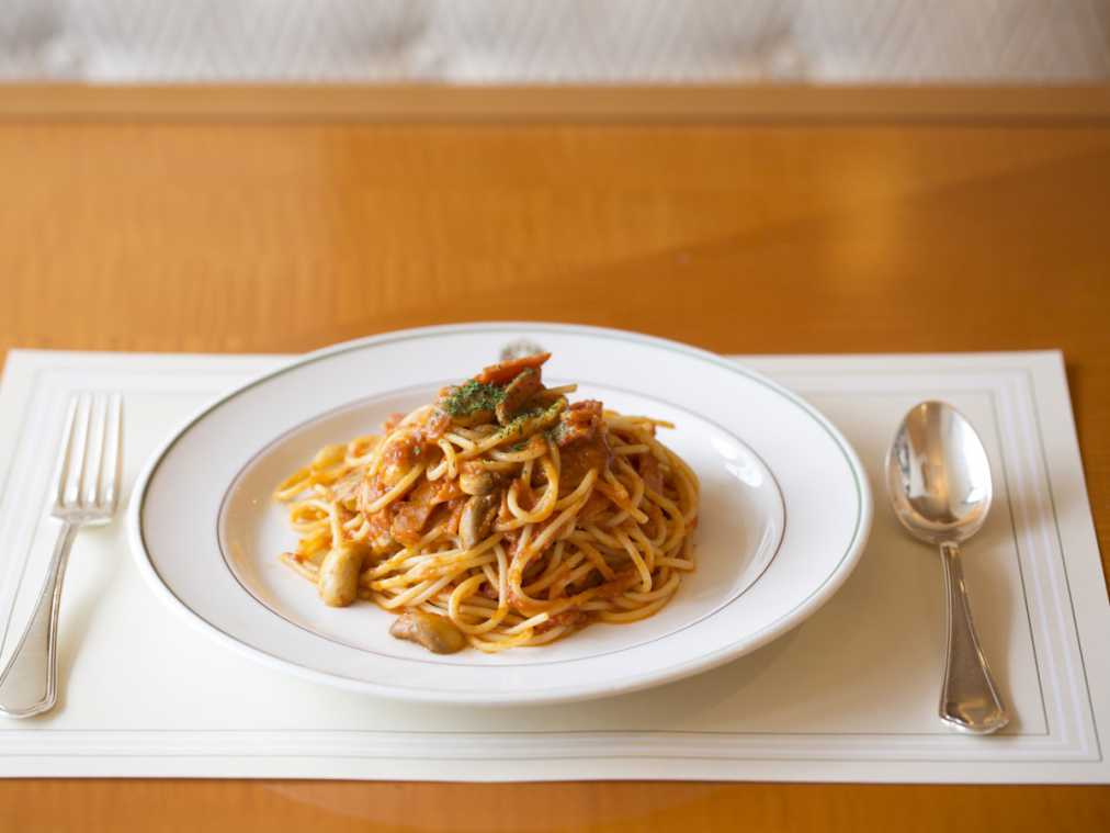 クラシカルな横浜の代表!発祥のナポリタンを味わいに、ホテルニューグランドへ