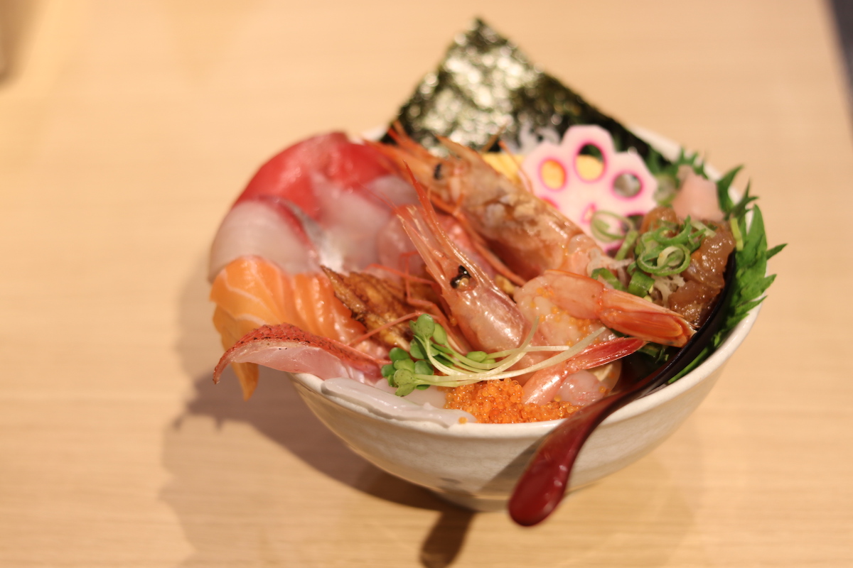 ワダツミの海鮮丼・上 1598円