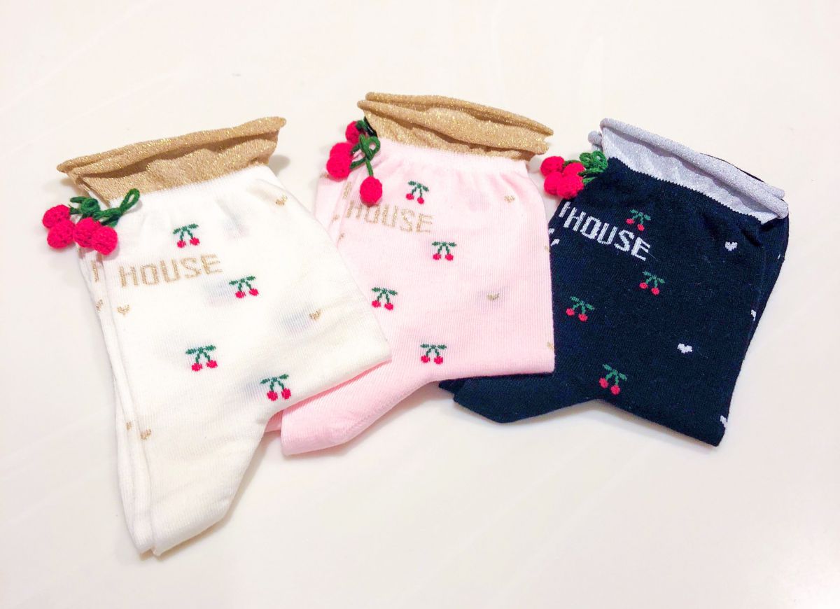「ソックス」各3456円（PINK HOUSE CHELSEA）