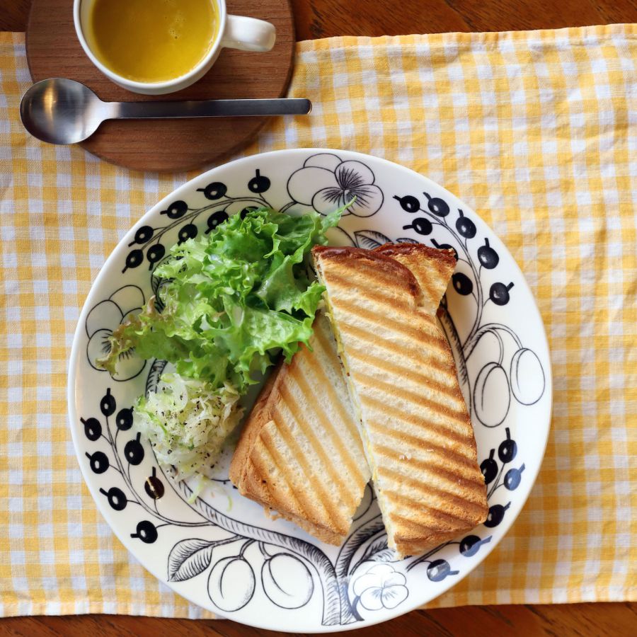 ホットサンドランチ　820円