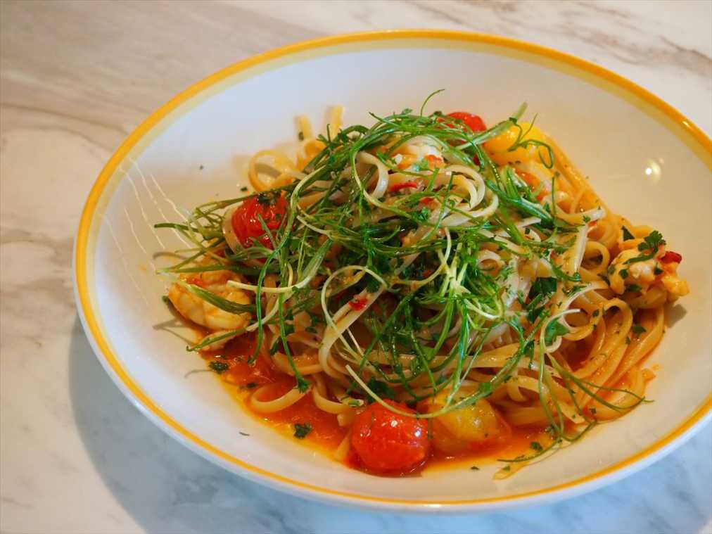 ロブスターリングイーネ／チェリートマト　2808円