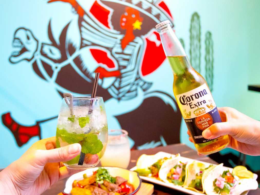 タコスをつまみにモヒートで乾杯！夏気分が上がるメキシカンダイナー