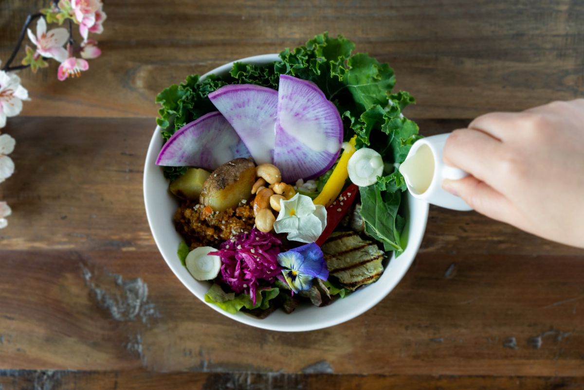 「旬野菜のブッダボウル」1400円