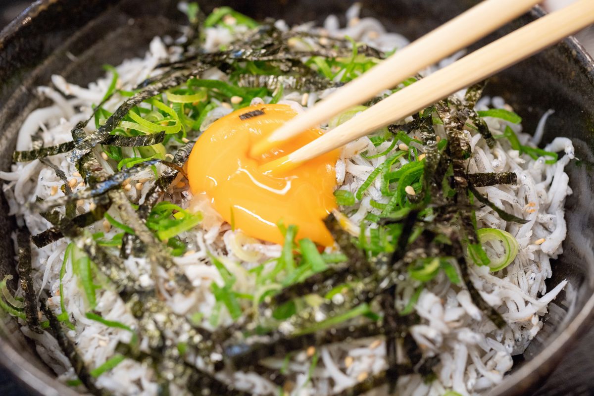 しらす丼（中）600円
