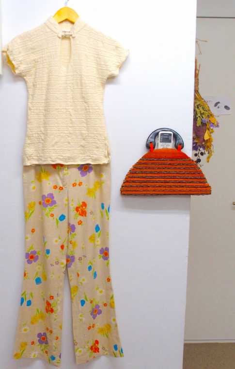 Tシャツ9720円、パンツ1万3500円