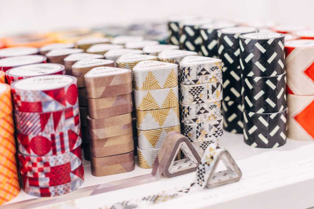 テーブルの上に並ぶ限定柄。全部欲しくなっちゃう！