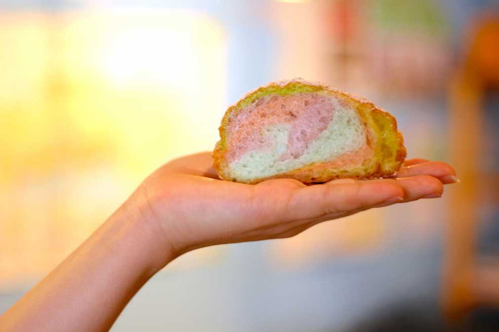 マラサダ レインボー 150円