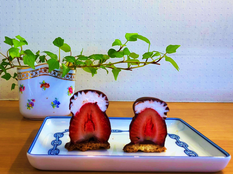 イチゴシャンデ　大230円、小200円