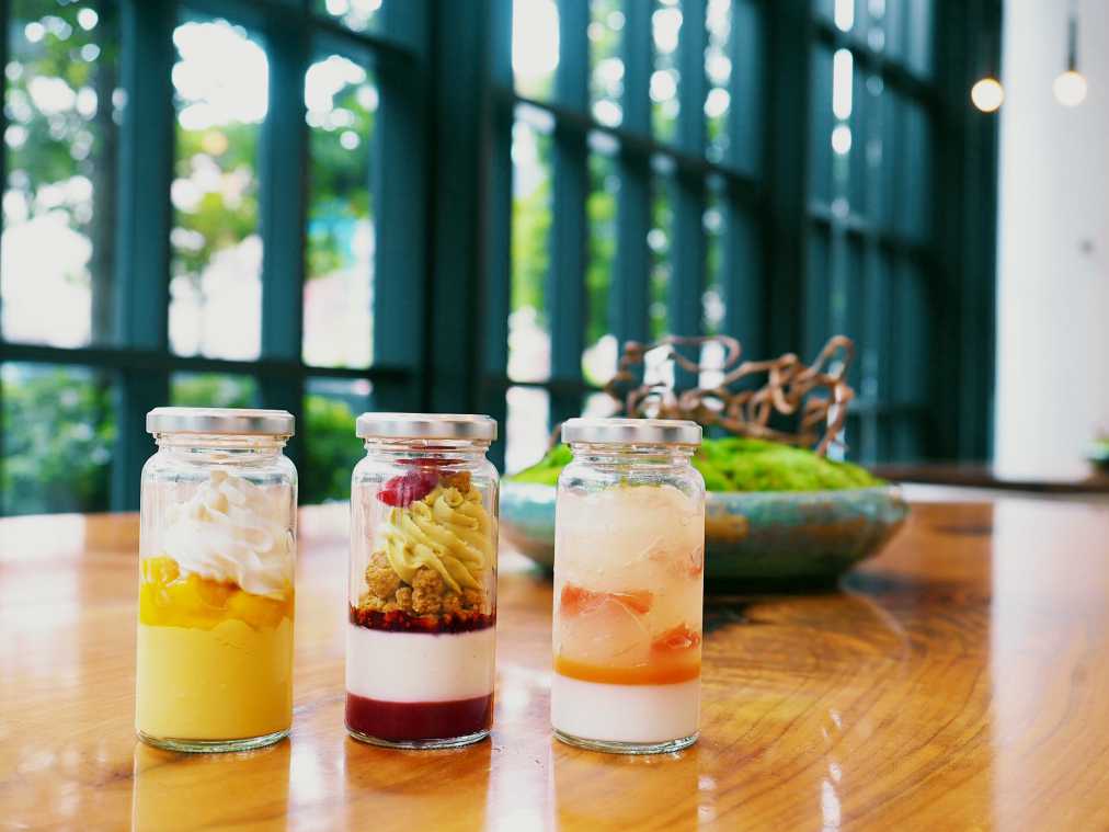 まるで宝石のよう！瓶詰めされた一流ホテルのキラキラスイーツが至福の味わい