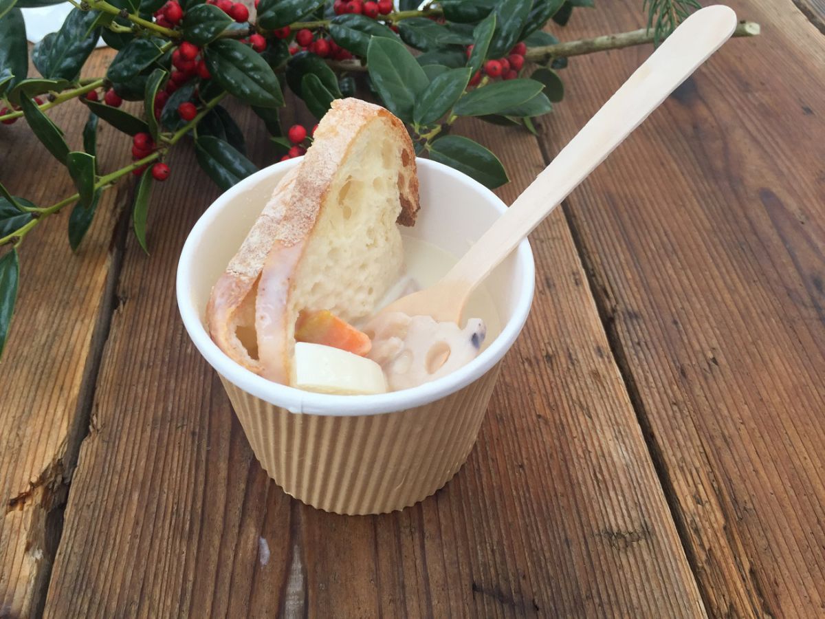 いたぎ家の神戸たっぷりのクリームシチュー　600円