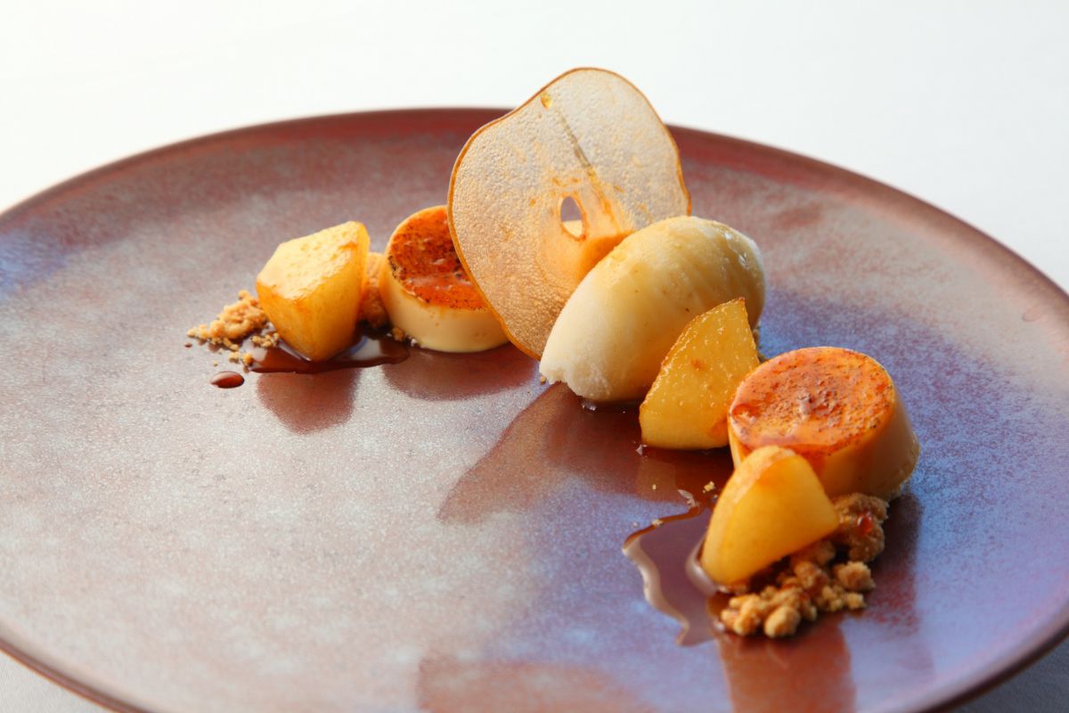 アシェット・デセール（一皿盛りのパティシエ特製デザート）