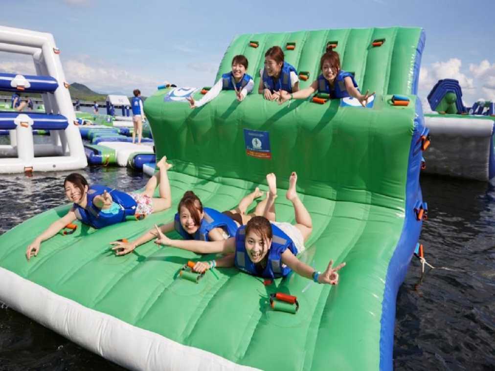 新登場の海上アスレチックも。ラグーナテンボスのプールが楽しすぎる！