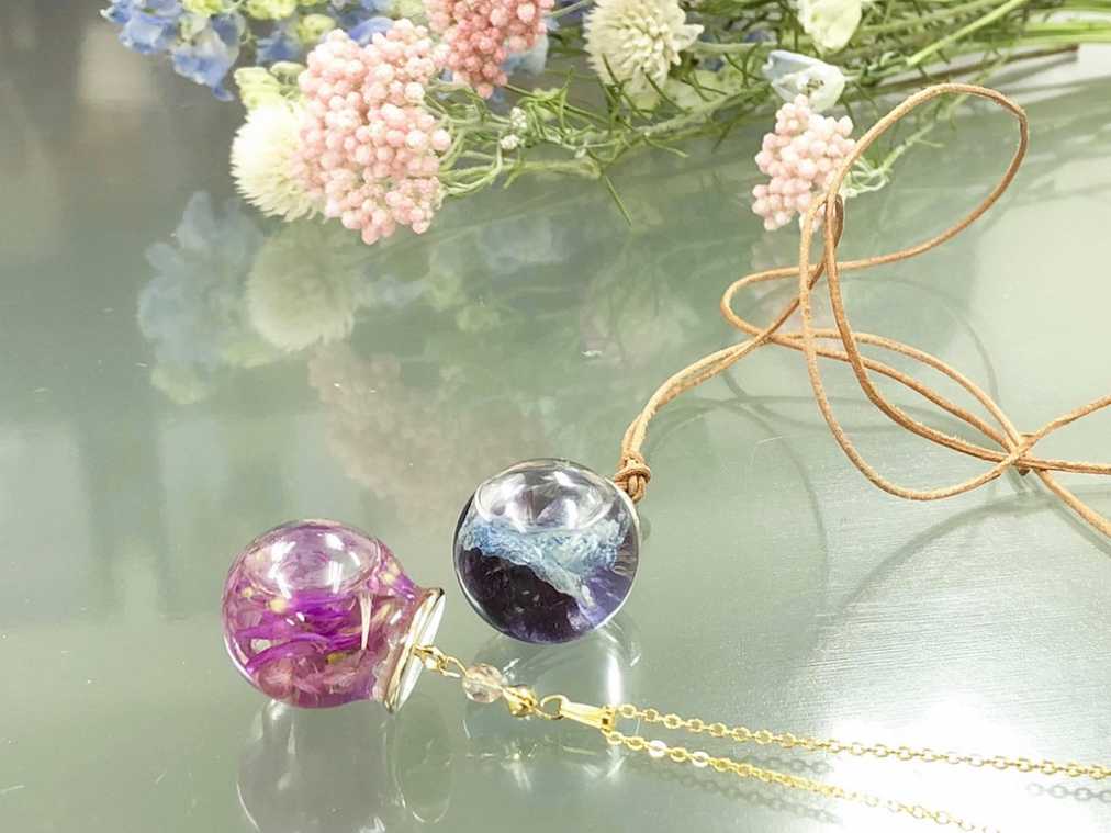 好みの花でオリジナルのペンダントヘッドを！「手しごと」ワークショップ開催 @ホテルオークラ東京ベイ