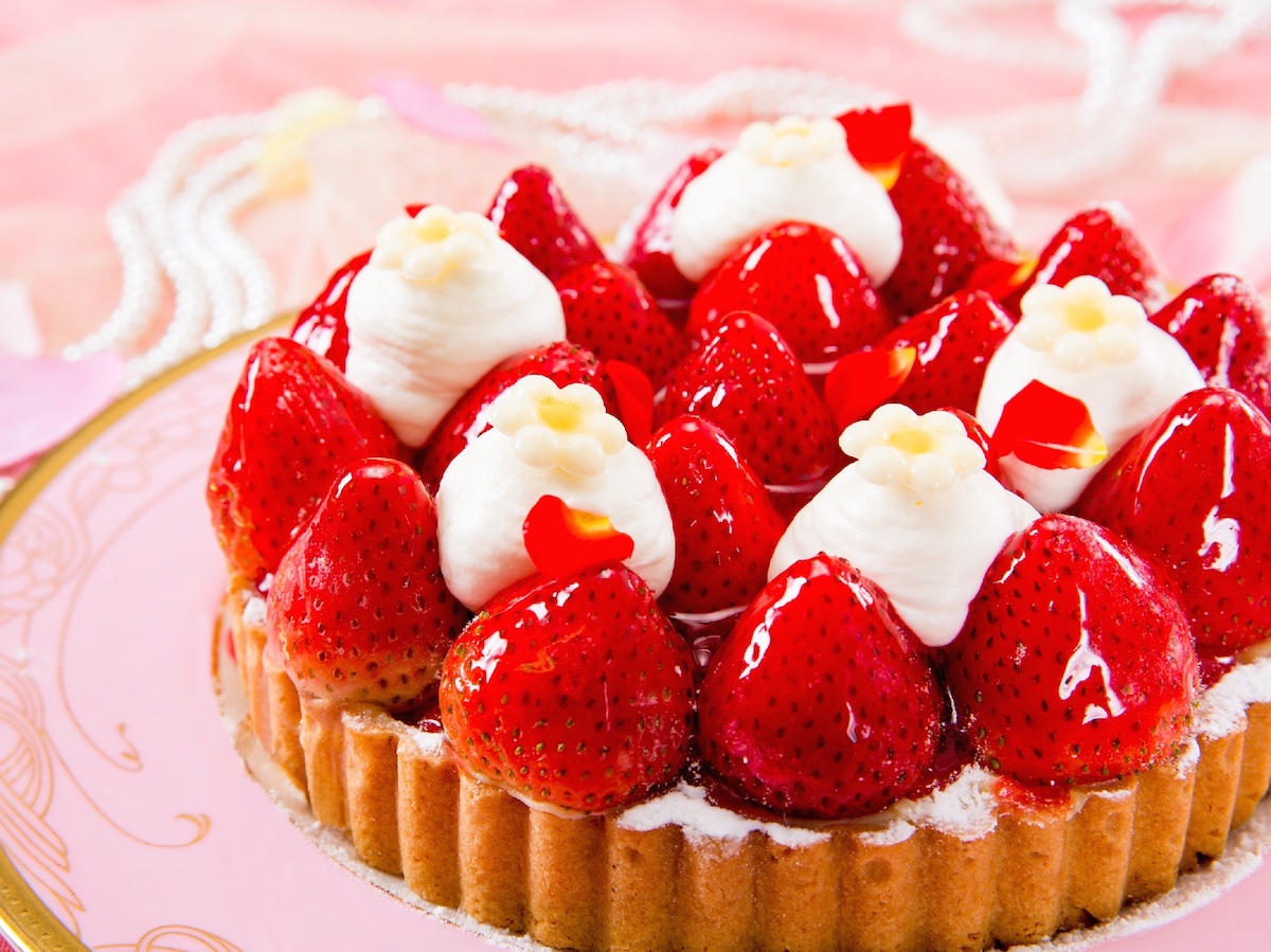 花冠やブーケで“いちごの国のプリンセス”に！京都のいちごビュッフェ