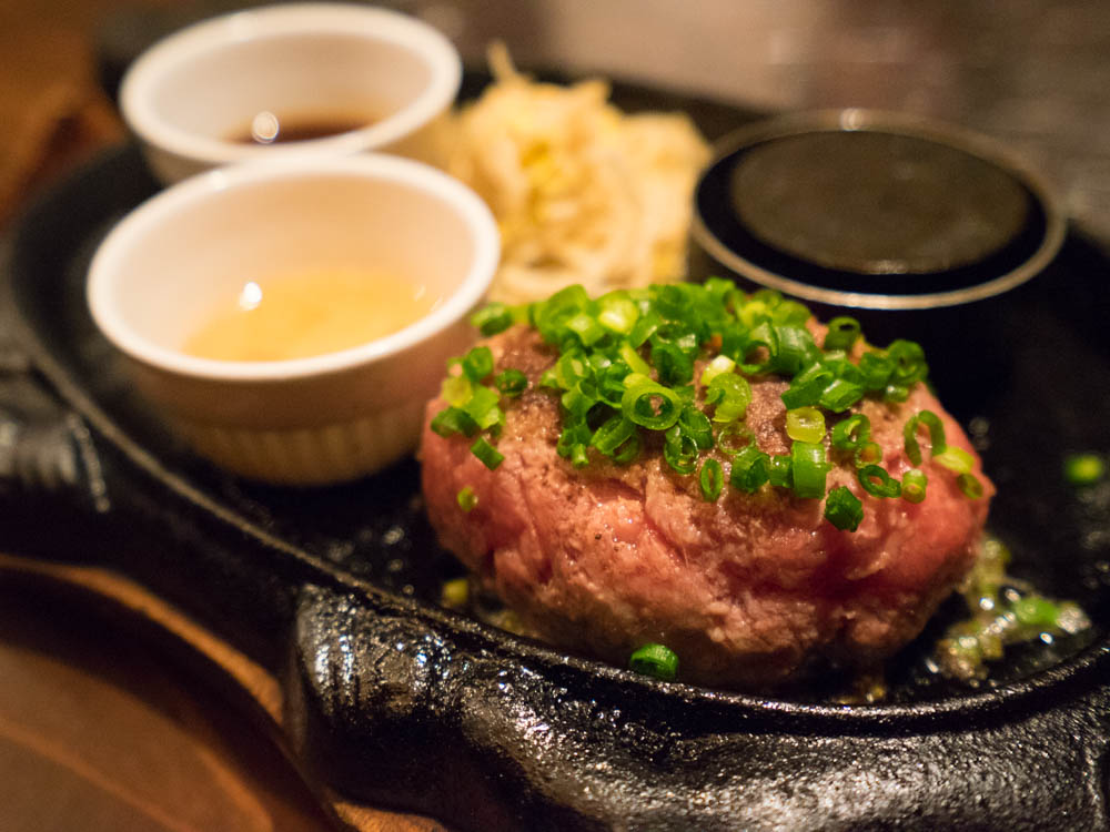 毎朝挽きたて。A5黒毛和牛100％の贅沢ハンバーグランチは食べなきゃ損！