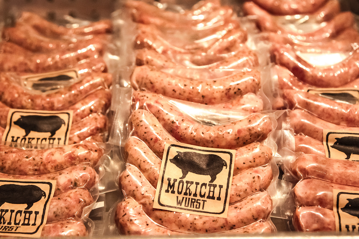 ドイツ製法を基本としたソーセージやハム、サラミ、ベーコンも製造販売