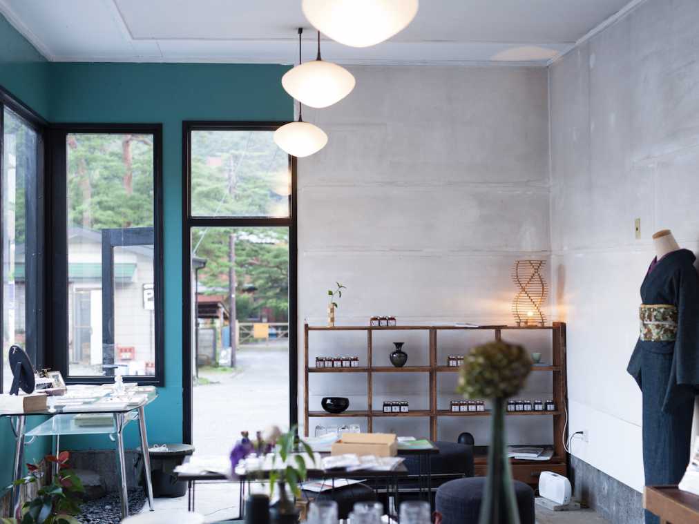 伝統工芸をモダンにアレンジ。日常に馴染むオリジナル商品がいっぱい