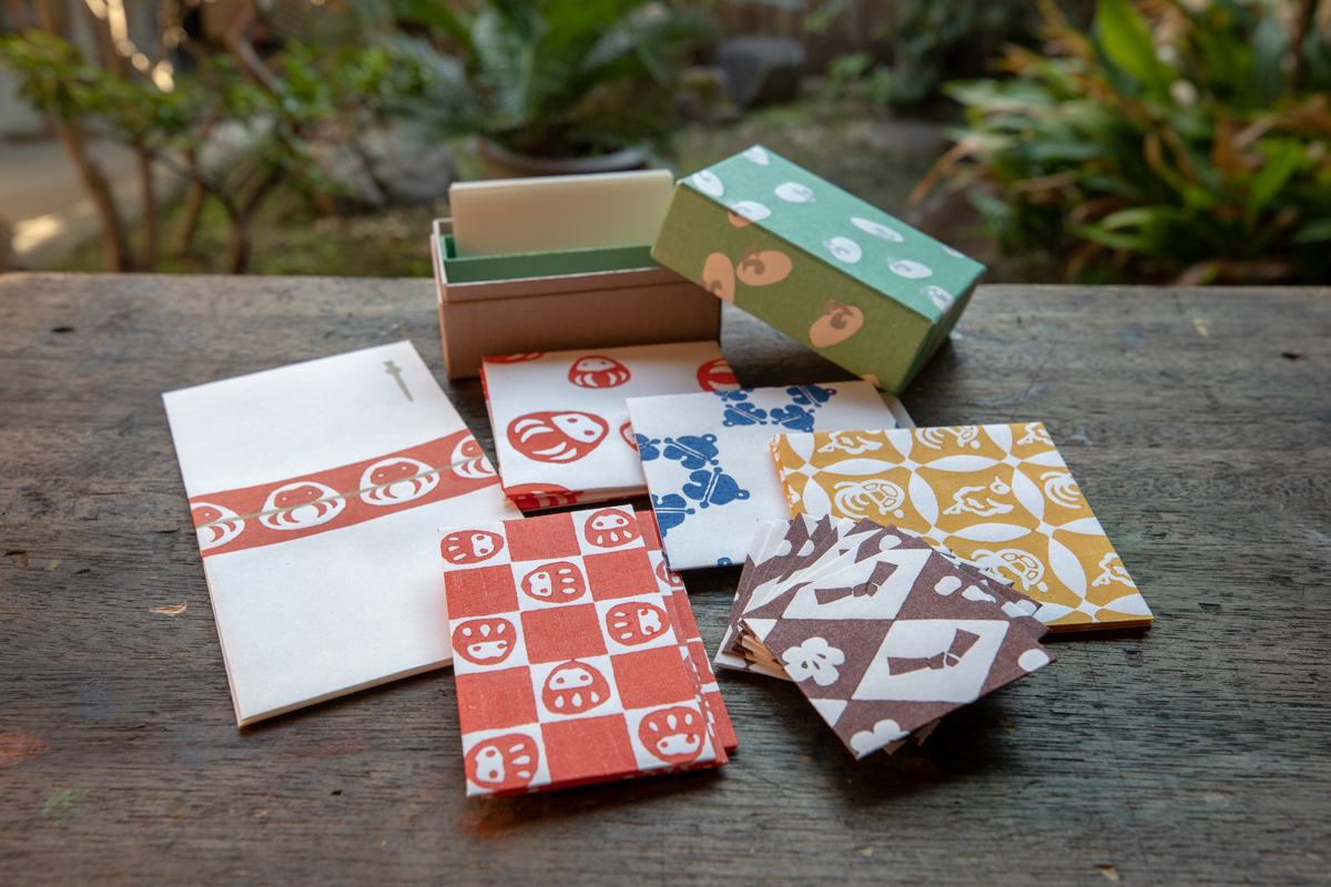 ぽち袋（お札二つ折サイズ＜4枚入り＞・三つ折サイズ＜6枚入り＞・コインサイズ＜8枚入り＞）各800円