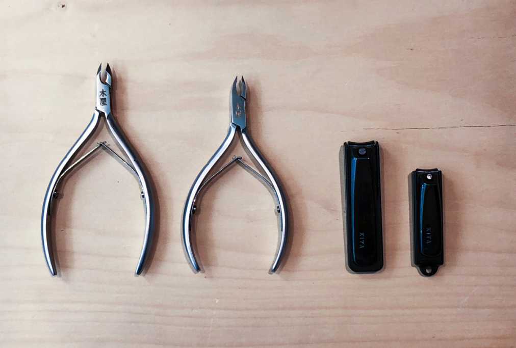 （左から）木屋　甘皮ニッパー大小（ともに9936円）、KIYA　爪切り大（1296円）、小（756円）