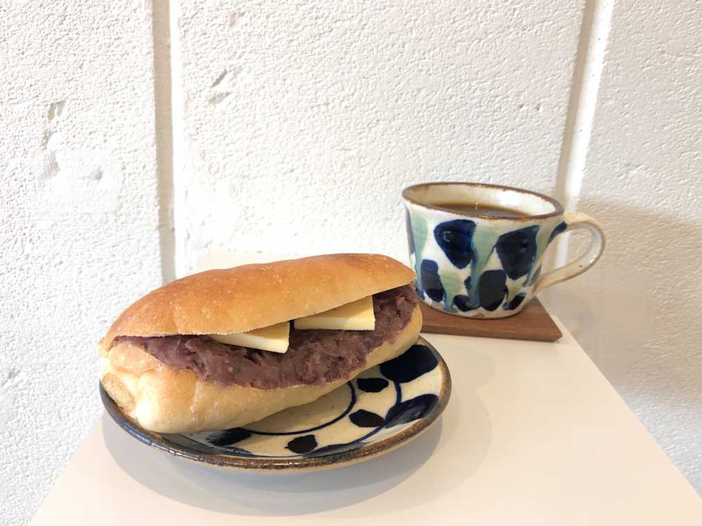 スタバ＆ブルーボトルから独立したコーヒー店の絶品あんバターサンドに夢中！