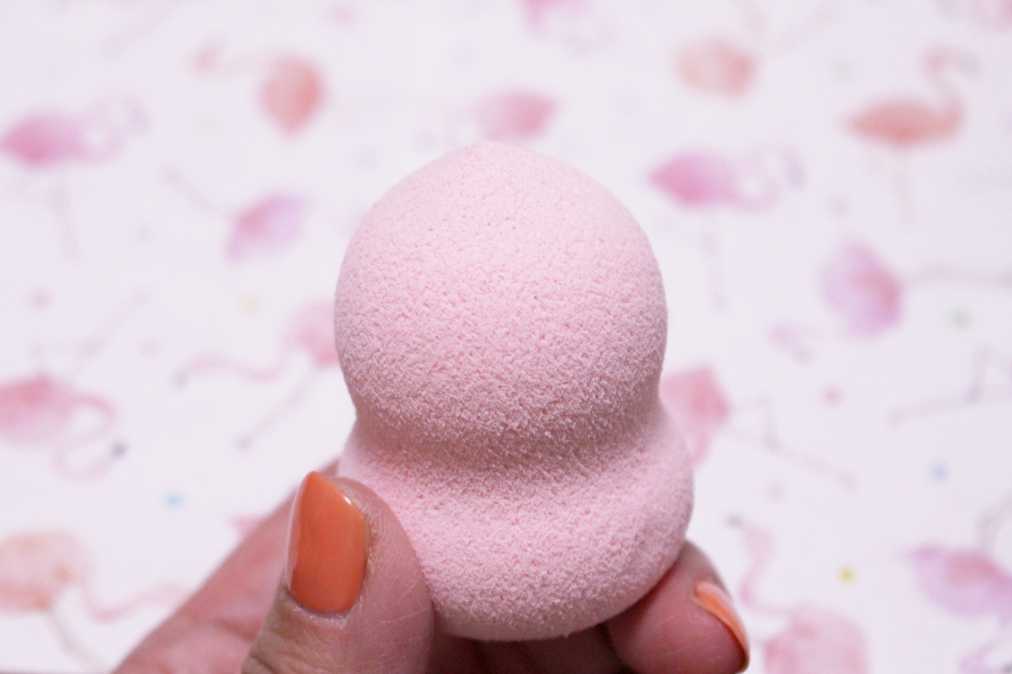 春姫ホイップファンデーションパフ　216円